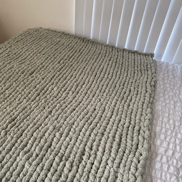 Sage Green Hand Knitted Chunky Blanket - Picture 3 of 9